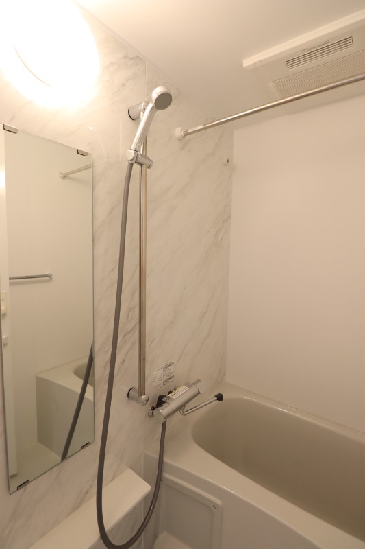 ジェノヴィア川口元郷5階 お風呂