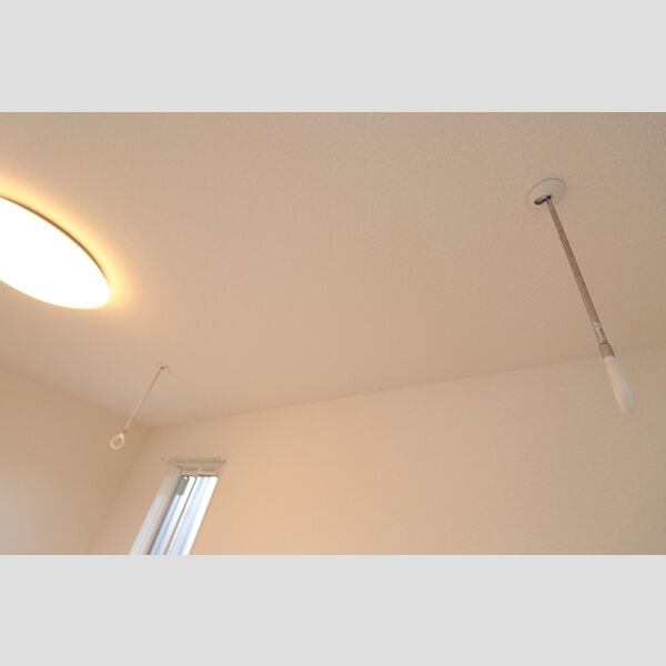 ポトシ302号室 室内物干し金物