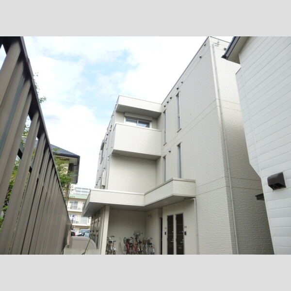 ウェルストン102号室 エントランス