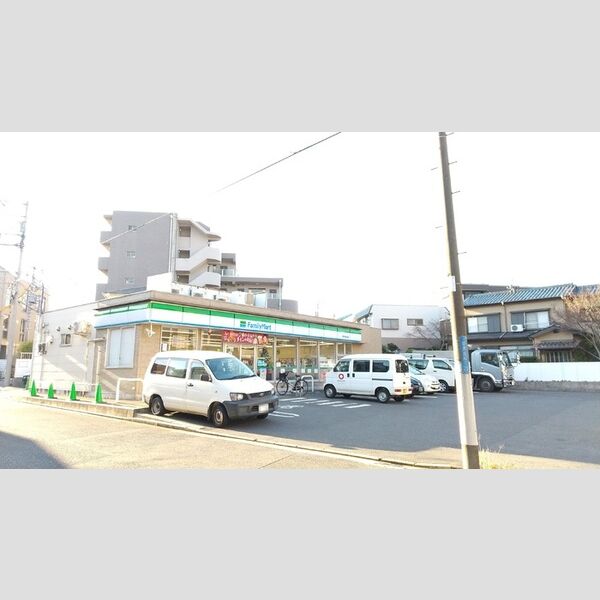 D-SOLACE新千葉3丁目 ファミリーマート千葉汐見丘町店　206m