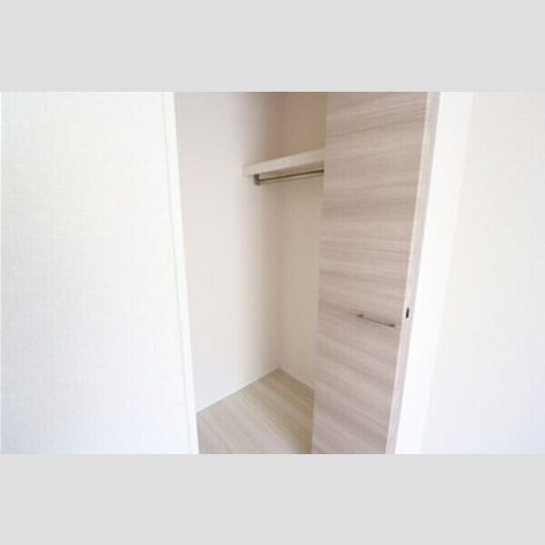 イースト・ヴィラ　Ⅱ クローゼット