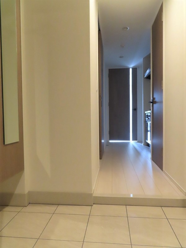 ロイジェント志村坂上6階 玄関