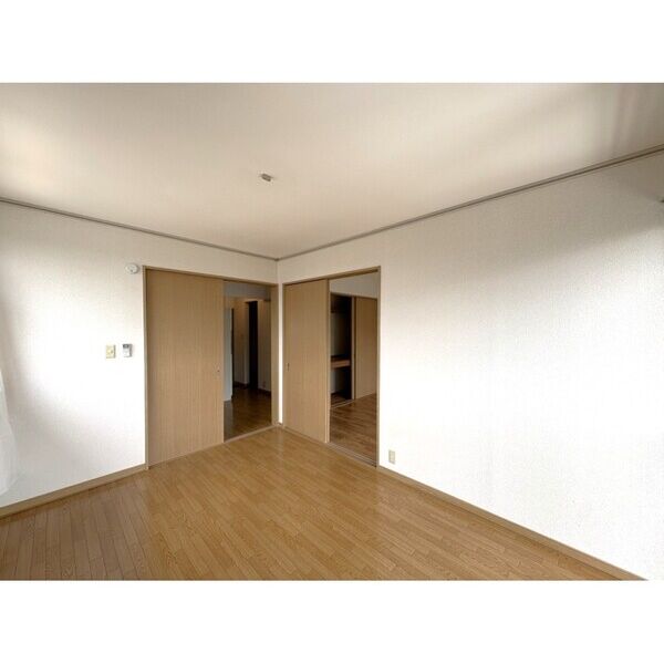 メゾンたまプラーザB リビング