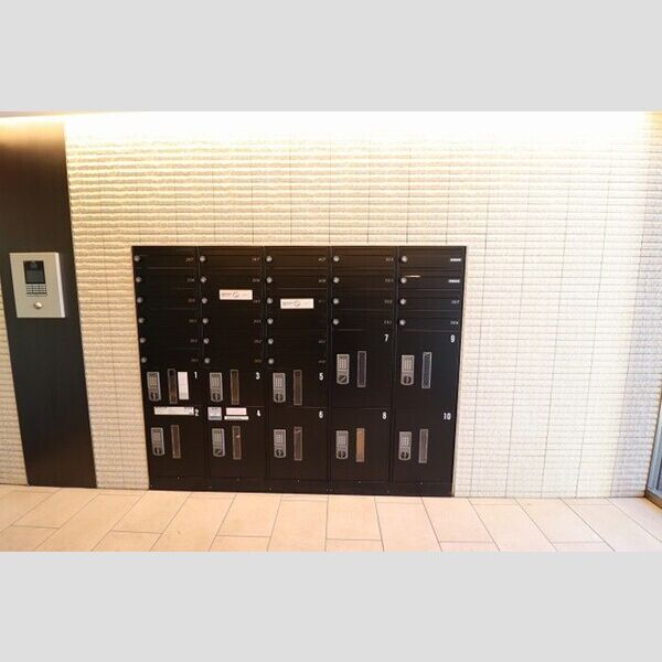 ロイヤルグレース道201号室 宅配ボックス&集合ポスト