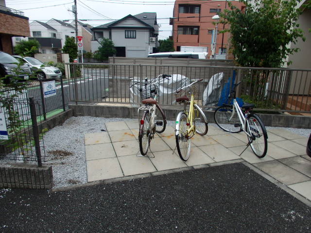 メゾン出雲0203号室 駐輪スペース