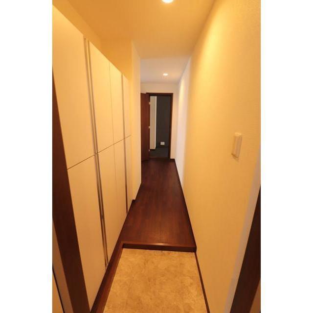 アズミュージック新宿御苑 玄関