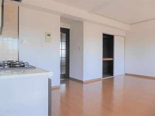 ライオンズガーデン川崎105号室 同建物別部屋の参考画像