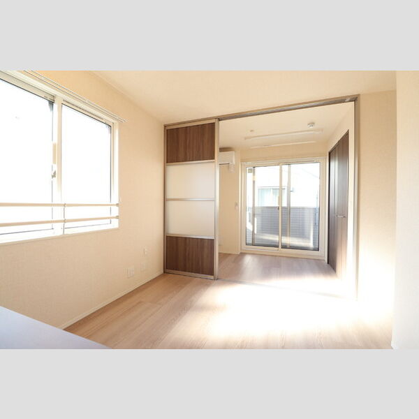 ピュアハイム大倉山307号室 リビング