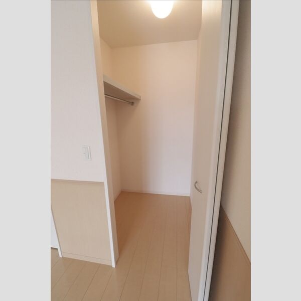 ハピネス207号室 ウォークインクローゼット