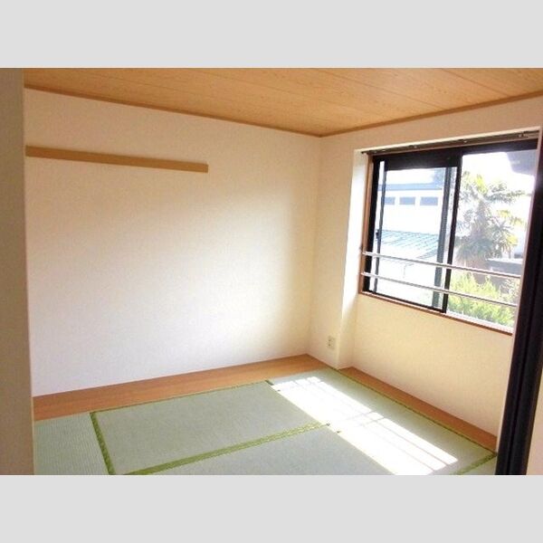 ピュアコート　(2)弐番館202号室 南和室