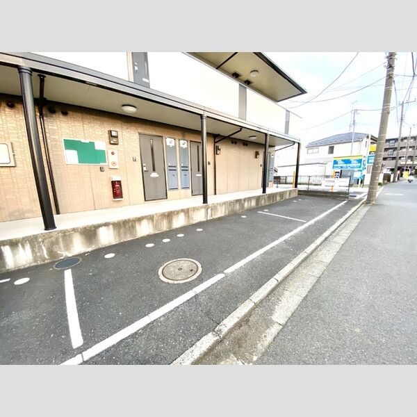 フォルトゥーナ 駐車場