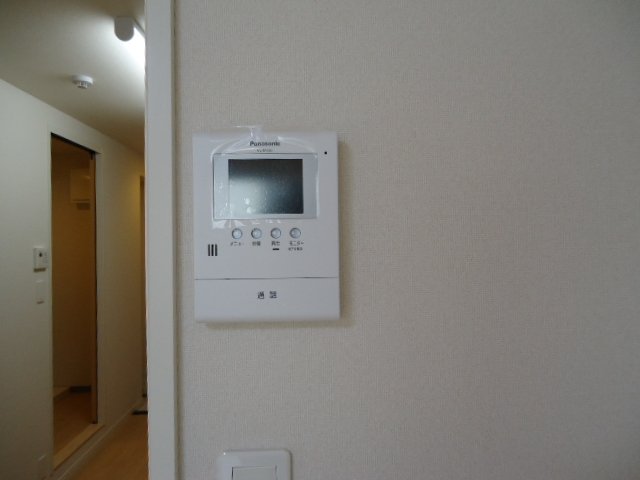 ヴィレッジコート102号室 カメラ付インターホン（イメージ）