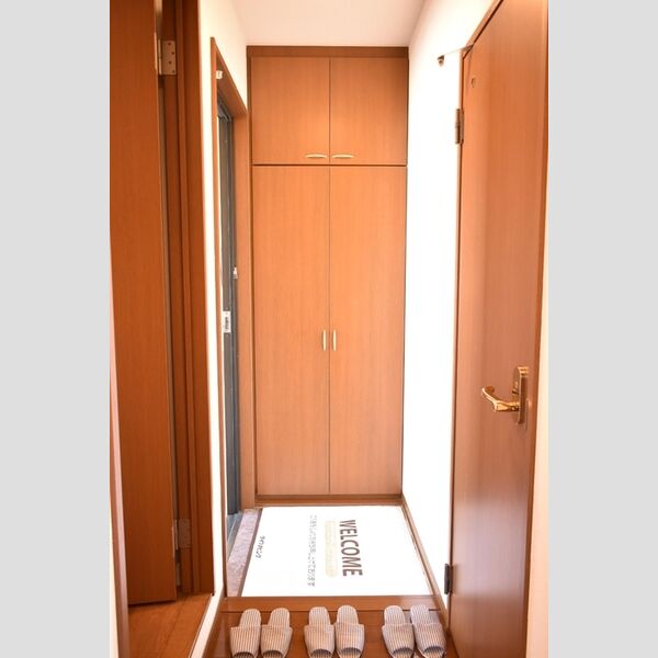 ドミール　参番館 玄関