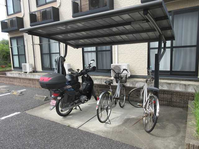 レオパレスＡＲＡＩ201号室 駐輪場