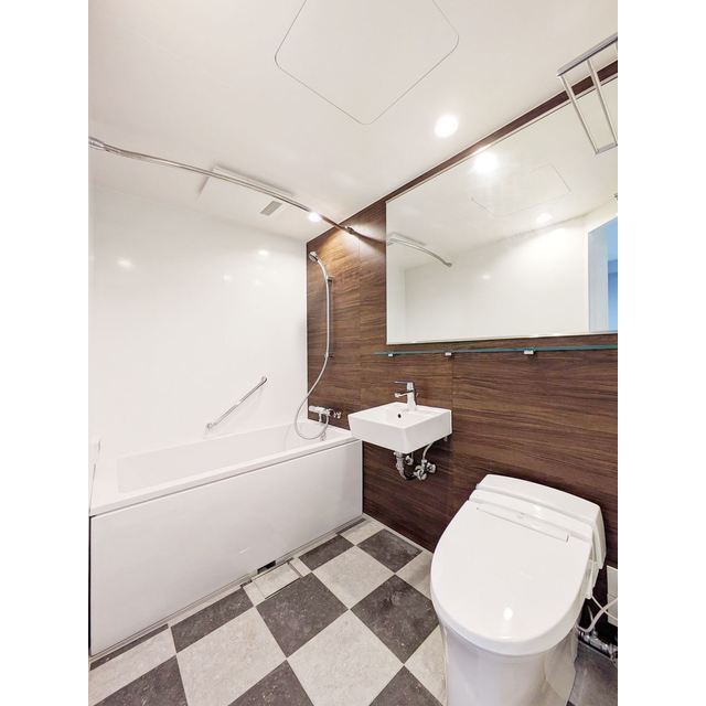 ヴィクトリアン・パレス横浜0202号室 内観