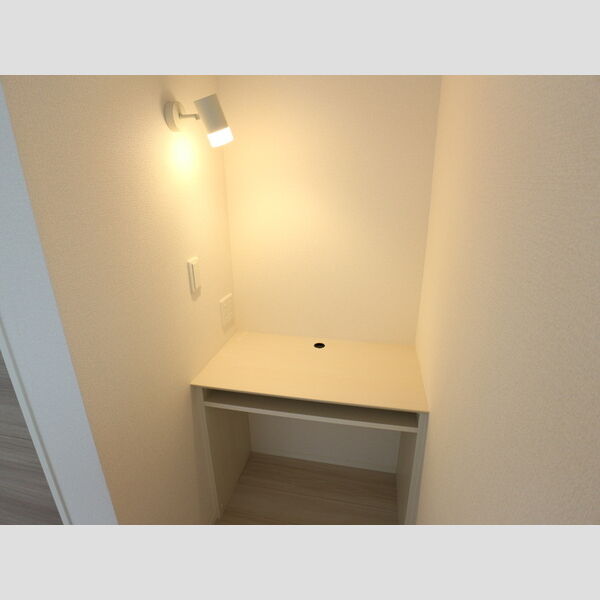 ソレイユ302号室 ワークスペース