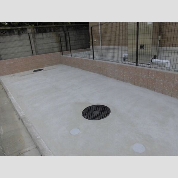 クラルテ 駐車場