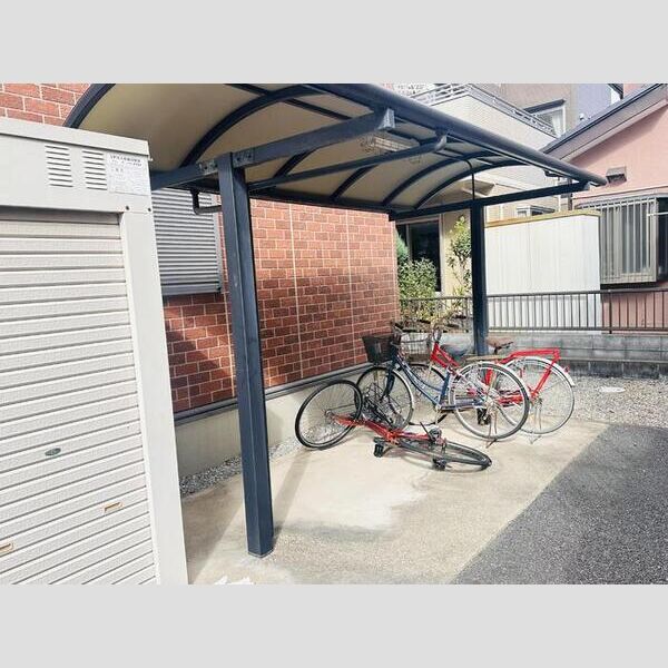 リーフアベニュー 駐輪場