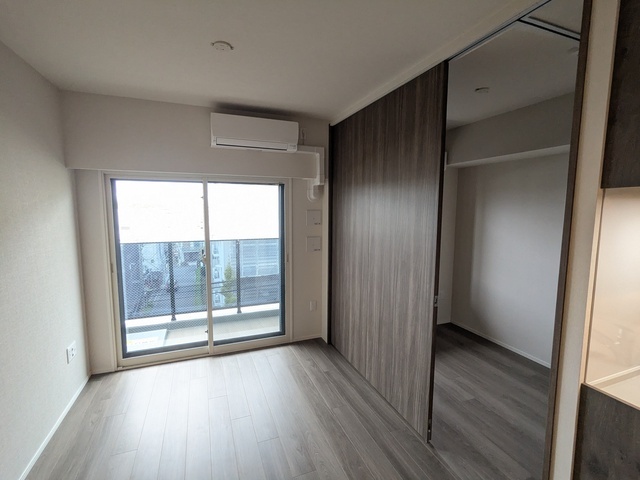 プレディアコート三軒茶屋503号室 スライディングウォール　2025年11月撮影