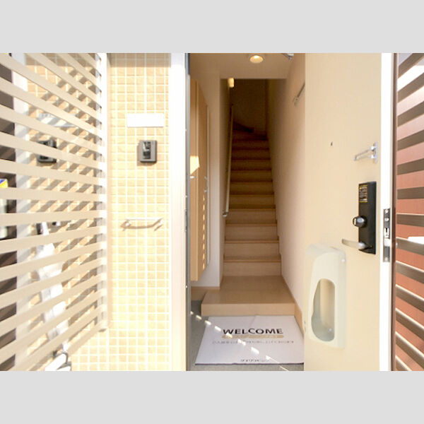 エミネンス・アン201号室 玄関