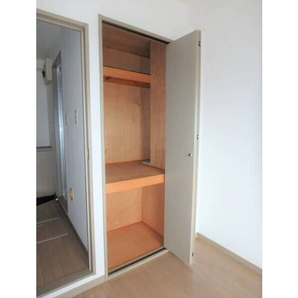 レジデンス三田(立川市)0303号室 収納