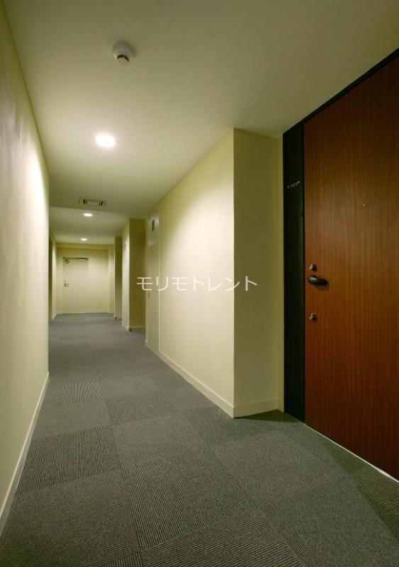 カスタリア新宿夏目坂3階 内廊下