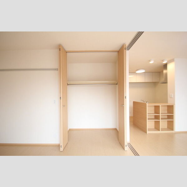 グランポルテ美園　A101号室 クローゼット