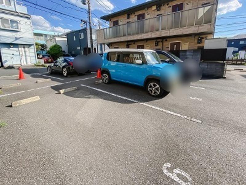 ら・それいゆ 駐車場