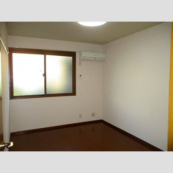 ノーブルタウン　弐番館103号室 居室