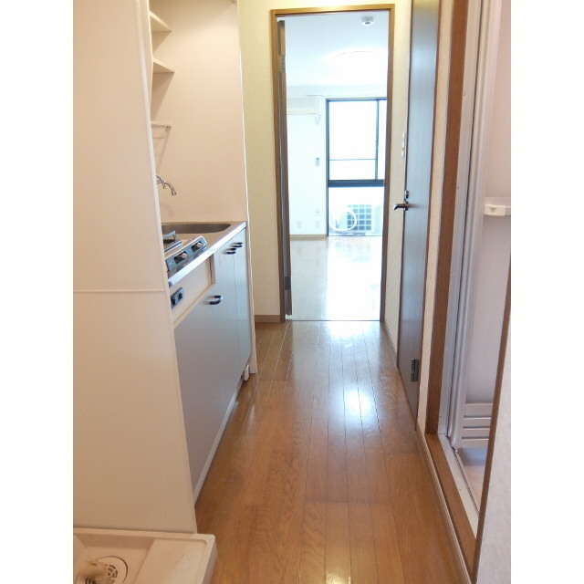 アムール S205号室 玄関