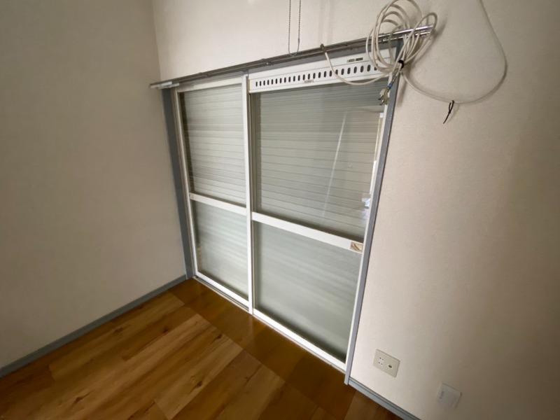 コリーヌ・F2階 ※別号室写真　シャッター