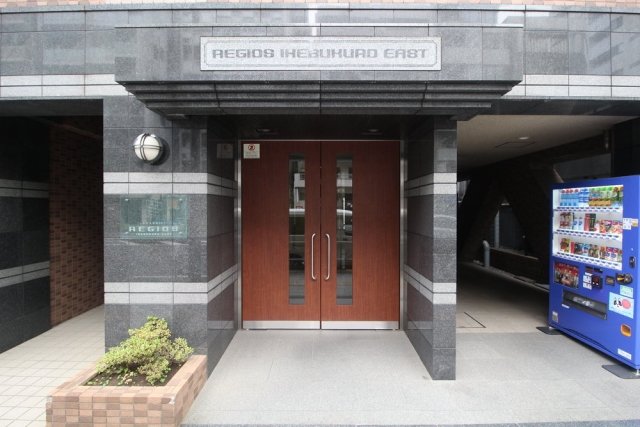 レジオス池袋イースト エントランス