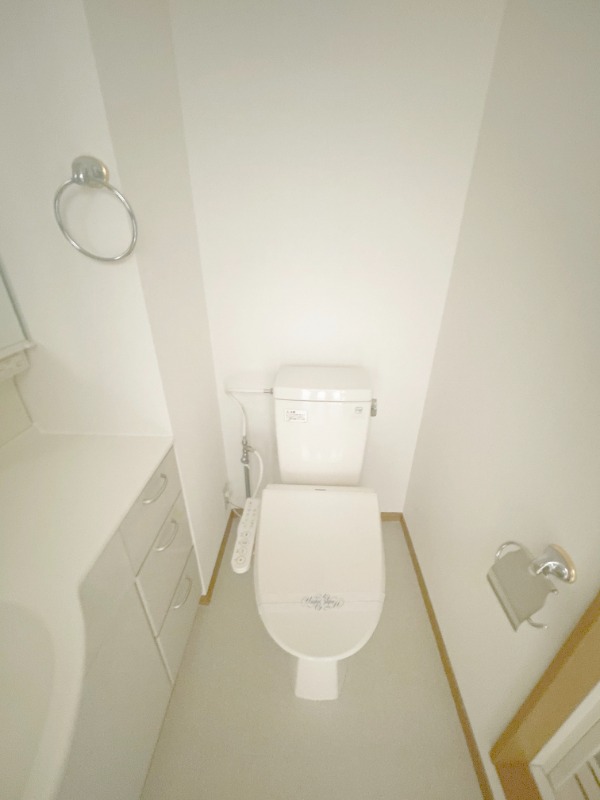 サンヴィアーレNAKAII1階 トイレ