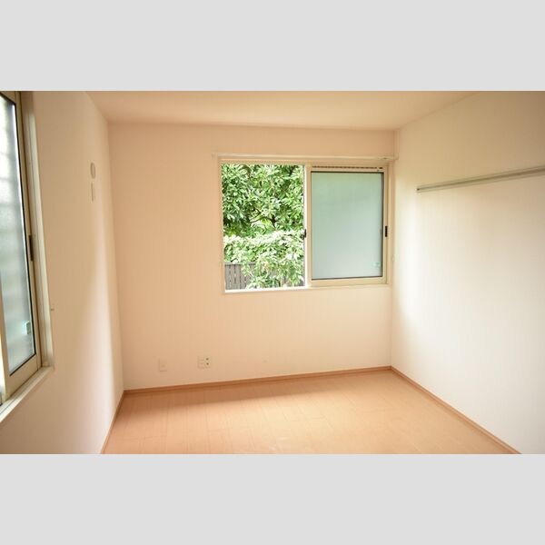 ルミエール ガーデン102号室 洋室