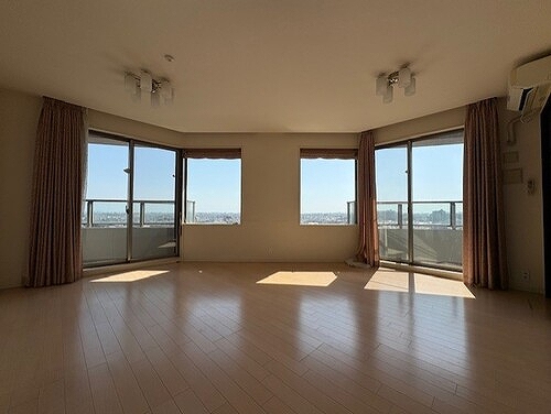 ＨＩＢＡＲＩ　ＴＯＷＥＲ リビングダイニング　内装前※2026年02月の写真