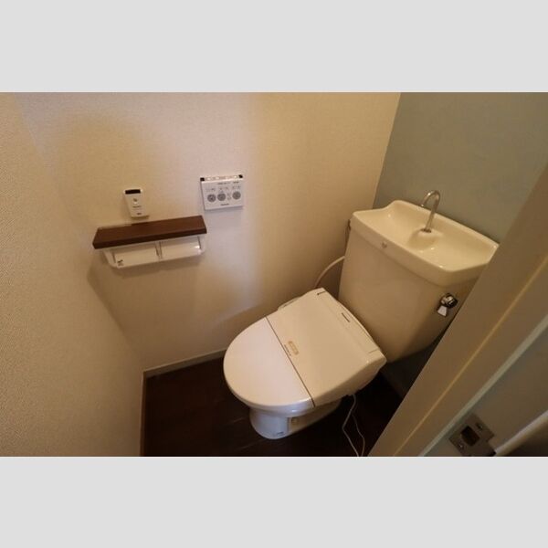 サンVパークⅡ・Ⅲ　Ⅱ202号室 トイレ　温水洗浄暖房便座