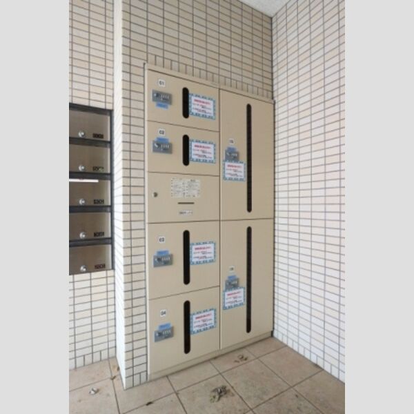 ラティニア 宅配ボックス