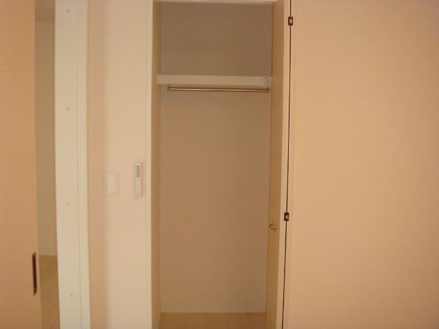 エラン 洋室　クローゼット