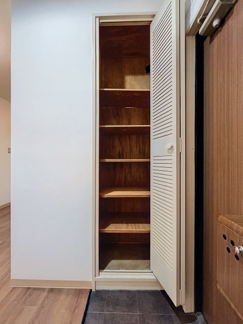 ライオンズマンション大塚第２2階 靴入