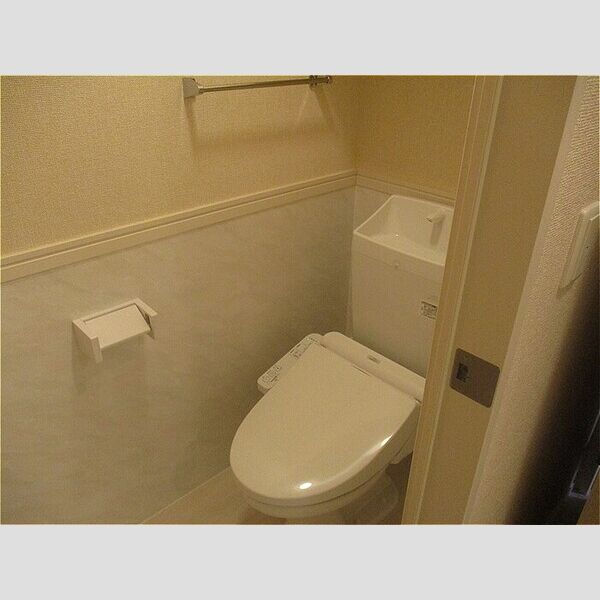 メゾンクオーレⅢ 温水洗浄暖房便座