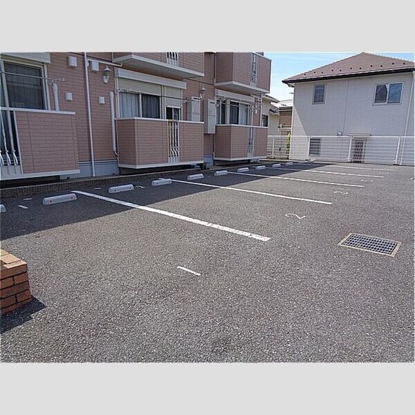 サンヴィラージュ　E 駐車場