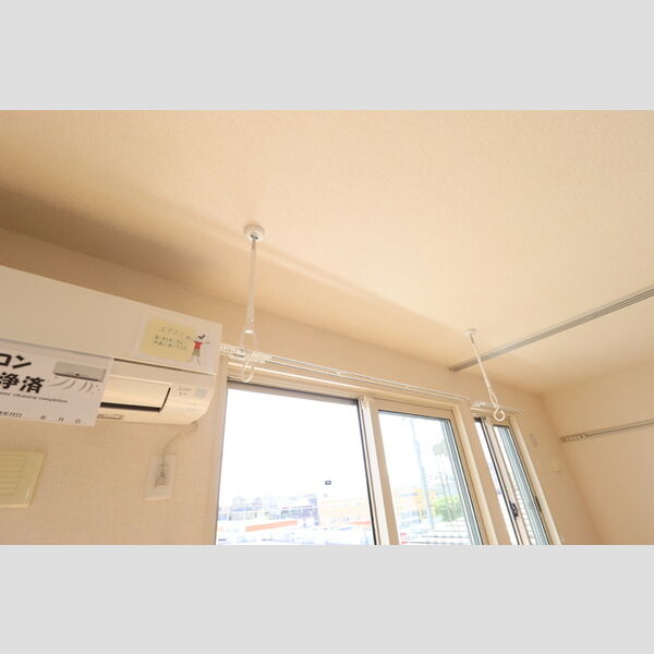 クオリタ・リリ305号室 室内物干し