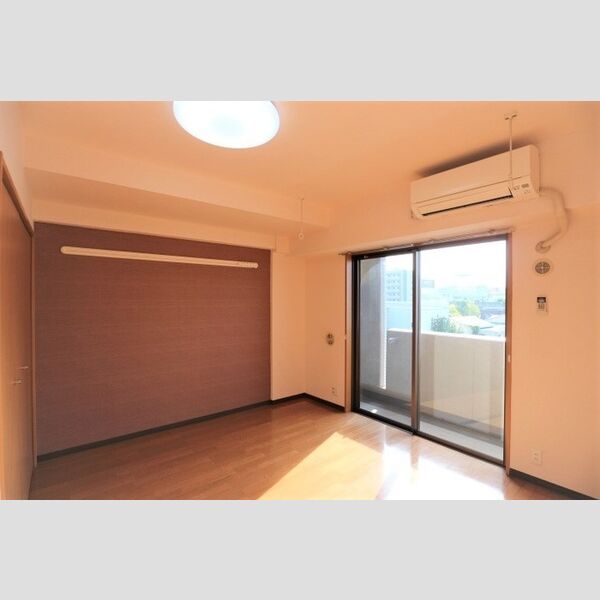 アルカンシェル 洋室