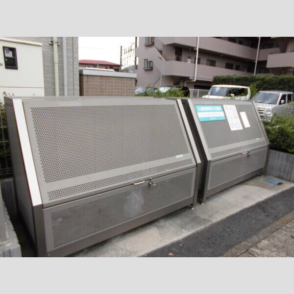 コーポスカイF103号室 ゴミストッカー