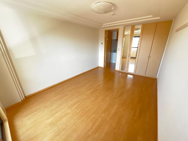 ローザ　オノモン202号室 洋室