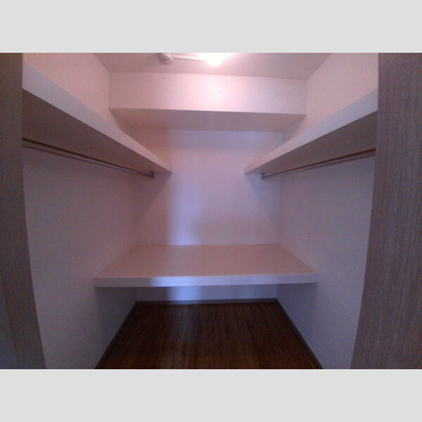 ピラタス　Ⅴ クローゼット