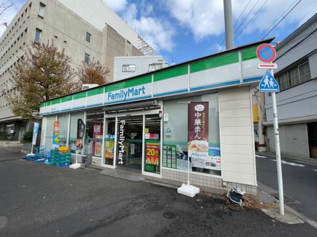 ブランシェ桜新町303号室 ファミリーマート世田谷新町店(コンビニ)まで223m