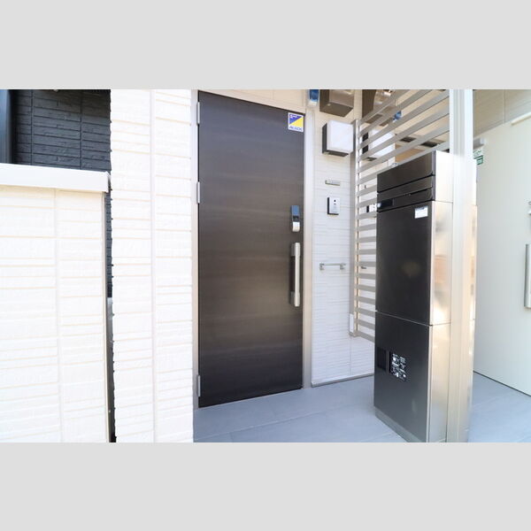 ベルヴィル 玄関外側