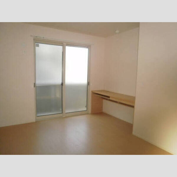 ウィンクルム　Ⅱ 北側洋室+パソコンカウンター(椅子が必要です♪)