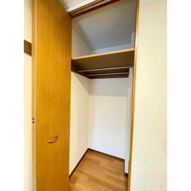 ハイツフローラル 奥行きのあるクローゼット